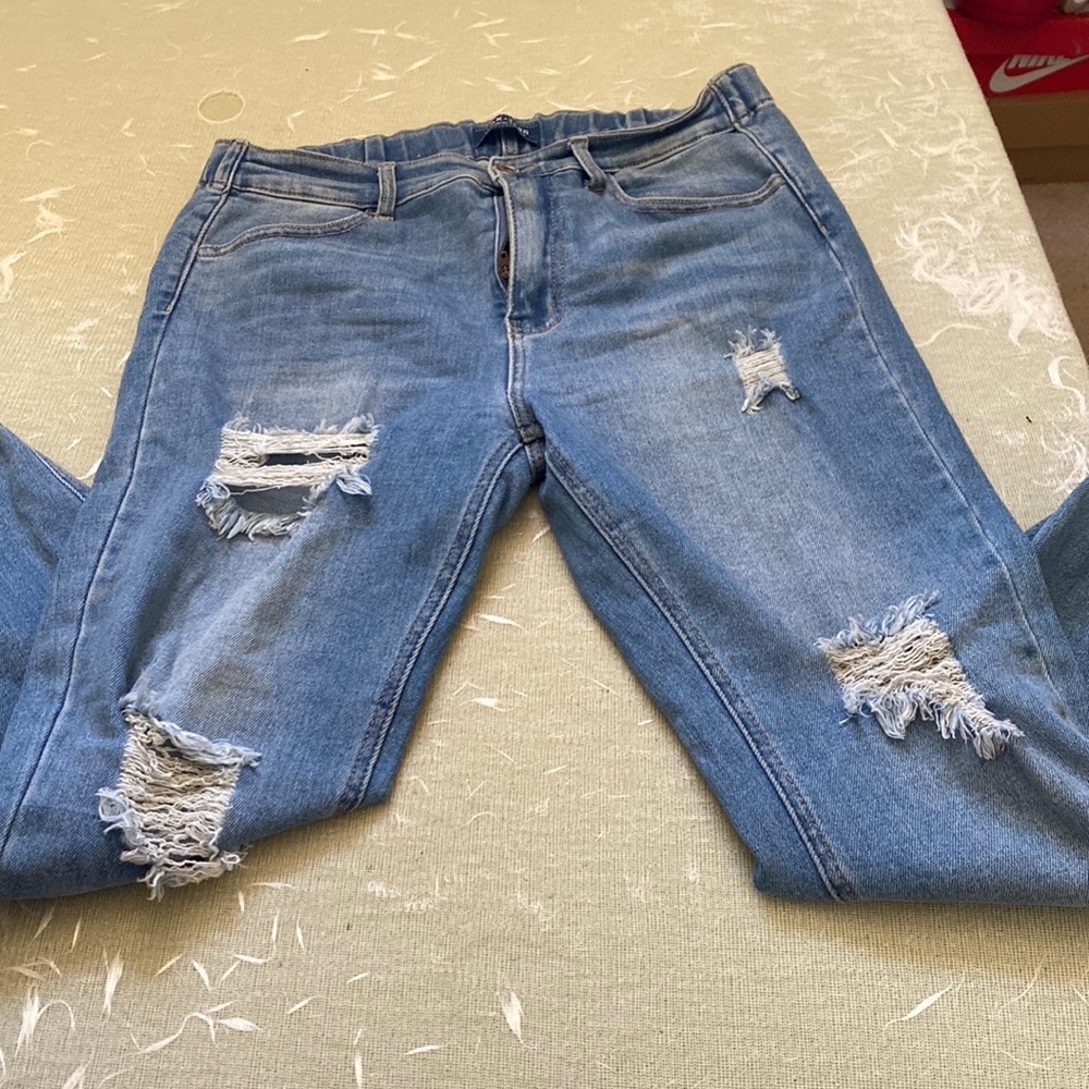 I am selling some jeans